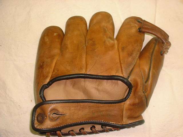 Walter J. Maranville Globe G7 Back